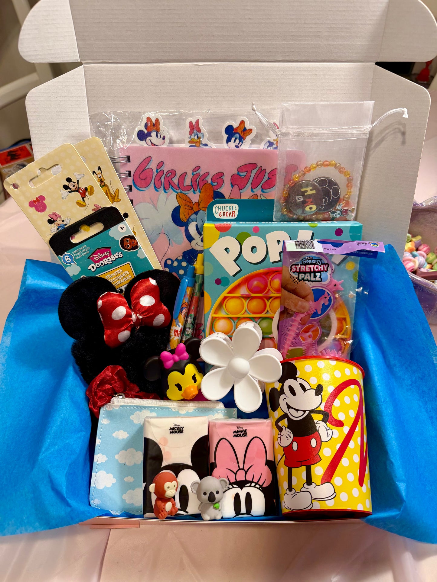 1 Disney Scoop + 1 Free Gift